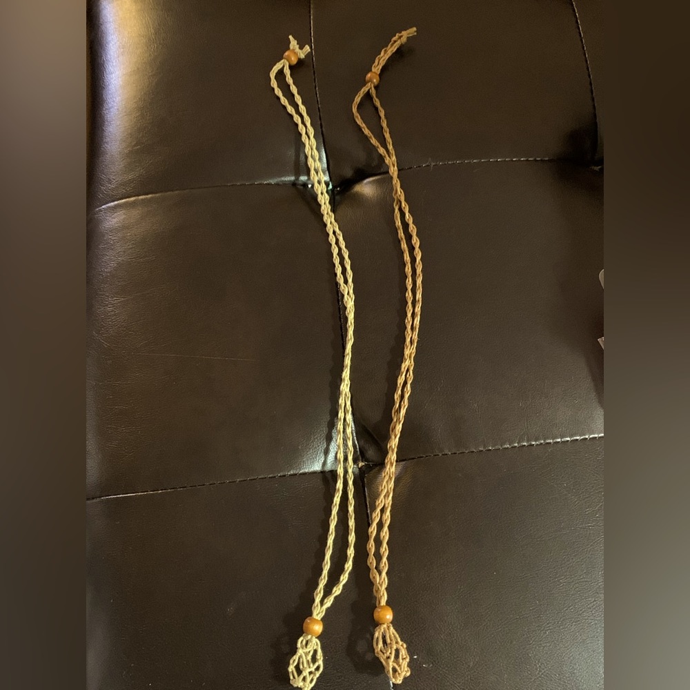 Crystal necklace holder